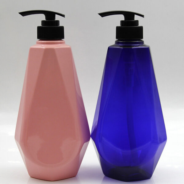 750ml plastic shampoo bottle