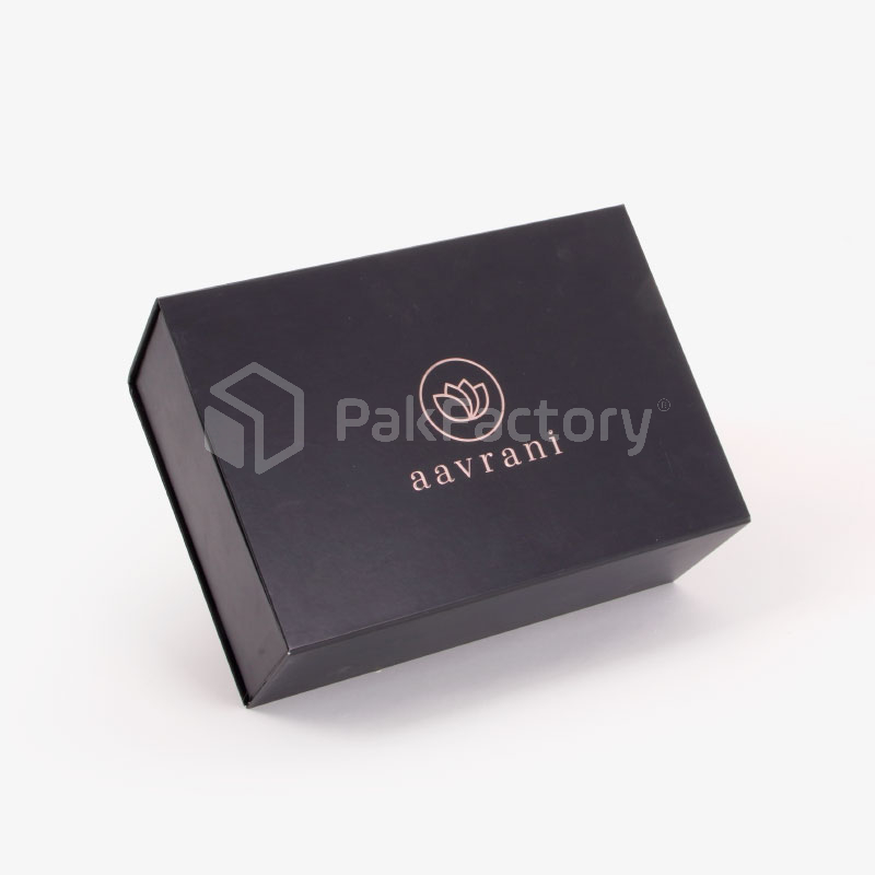 custom skincare products luxury packaging with box